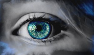 実は【瞳の色】とヘアカラーには密接な関係が！？