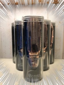 お待たせいたしました。ネイルが長持ちするウワサの【アレ】入荷しました。