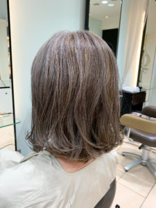 【カラーブレンディング】白髪染めに見えない白髪染め！！お客様の実例あり